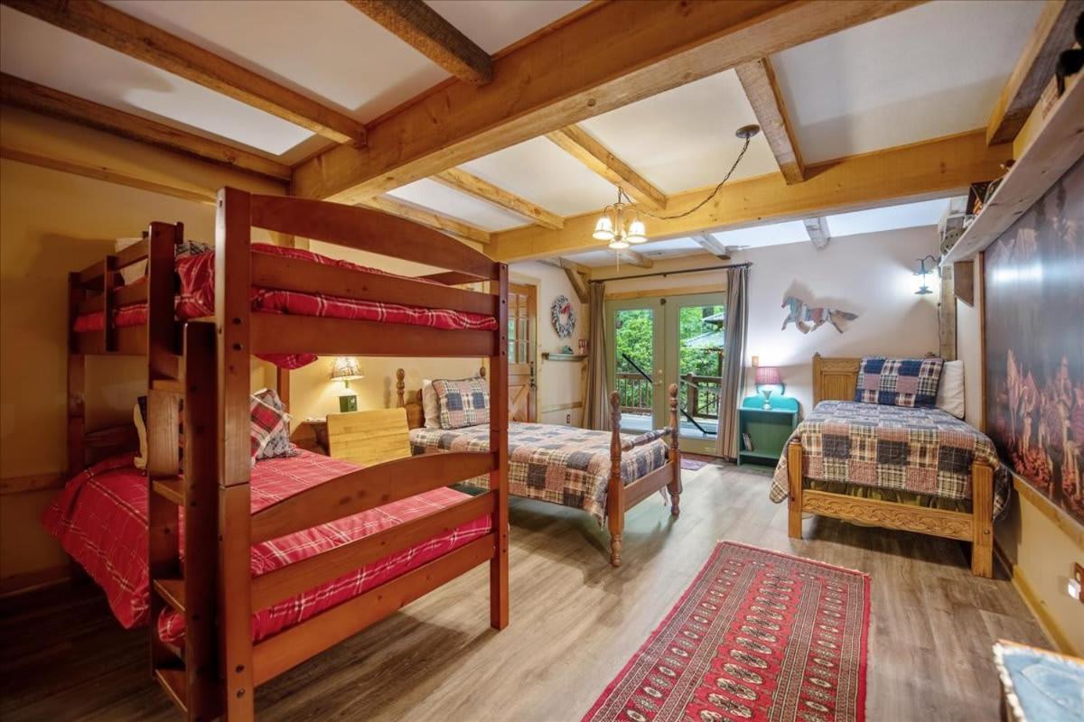 Waterfront Mountain Cabin With Hot Tub Villa Блу Ридж Екстериор снимка